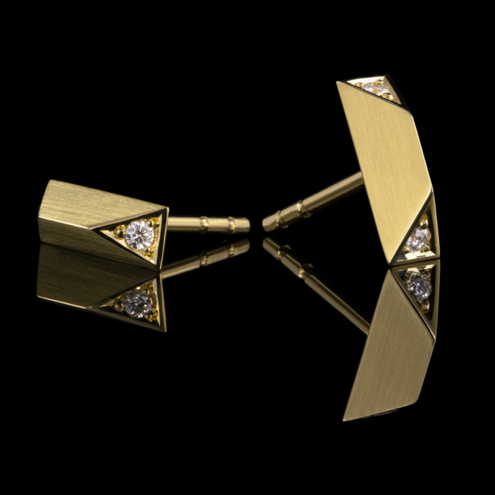 diamonds gold ear studs