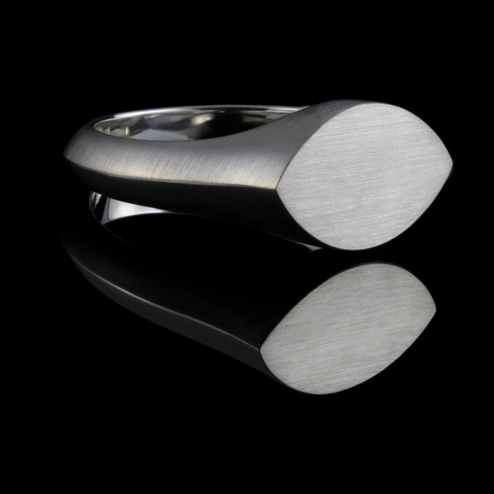 signet ring silver minimal nanette