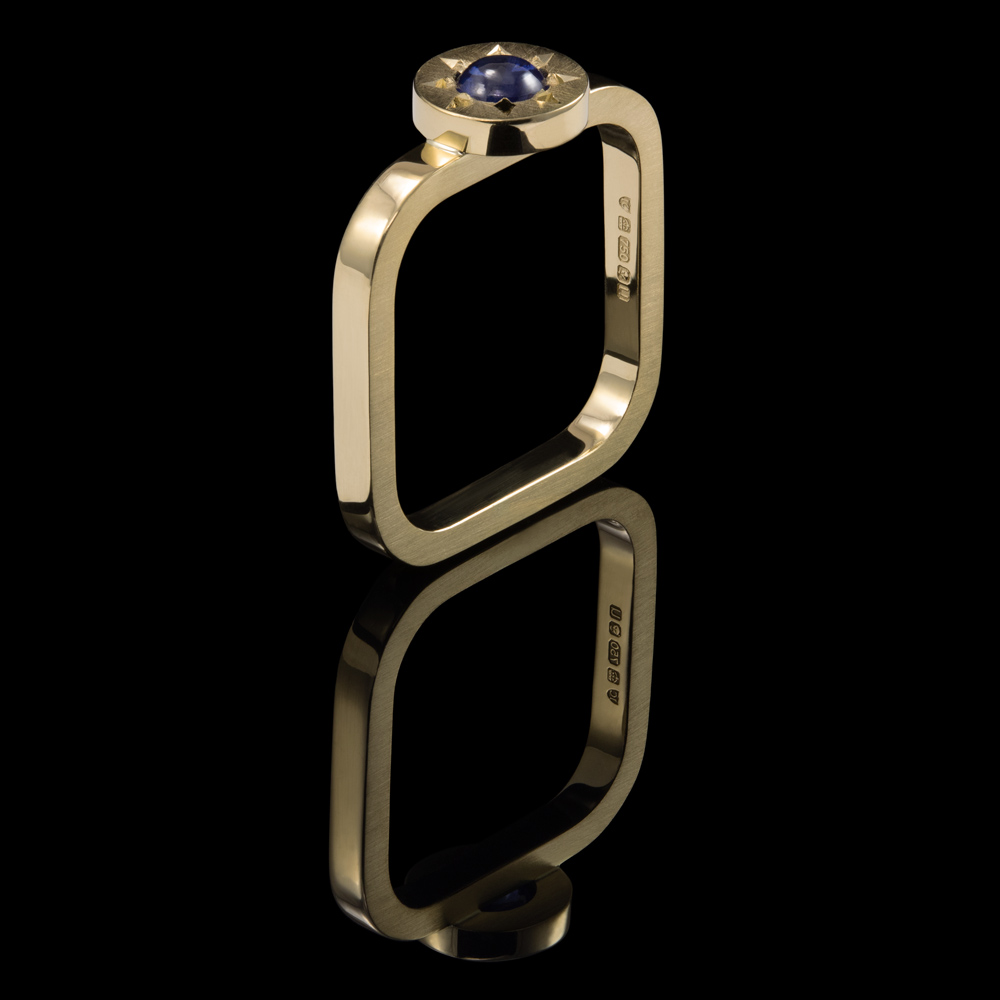 Starburst-ring-square-sapphire-angle-1000x1000