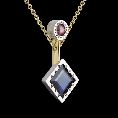 sapphire bespoke pendant gold platinum